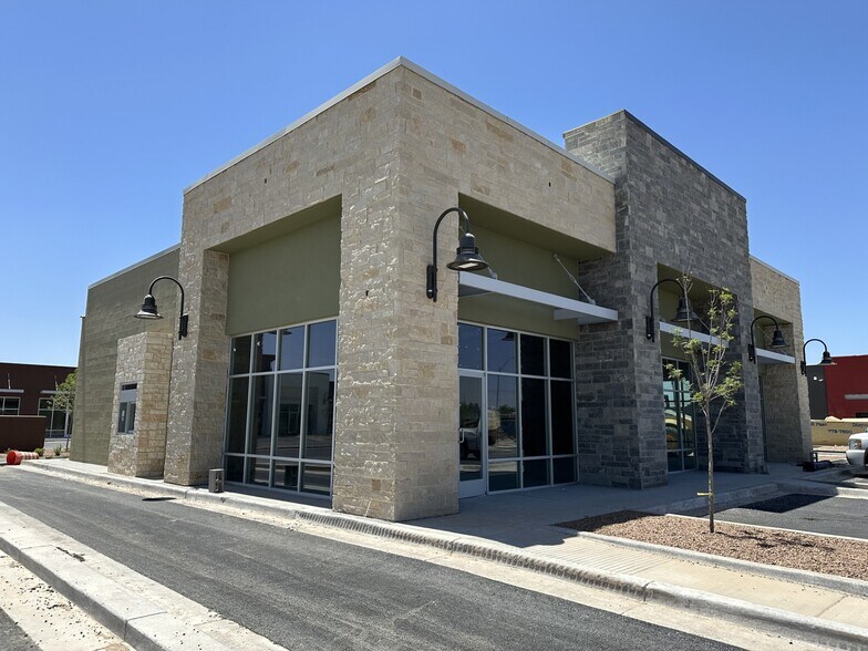 More Photos Of 8100 N Loop Dr, El Paso Storefront Retail Office For Lease