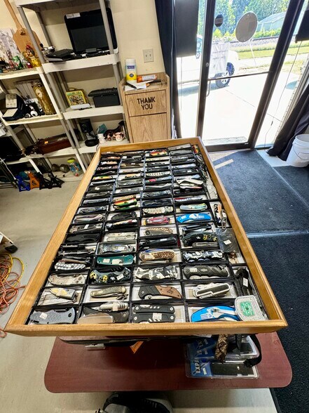 More Photos Of 300 W Broadway St, Morrilton Storefront For Sale