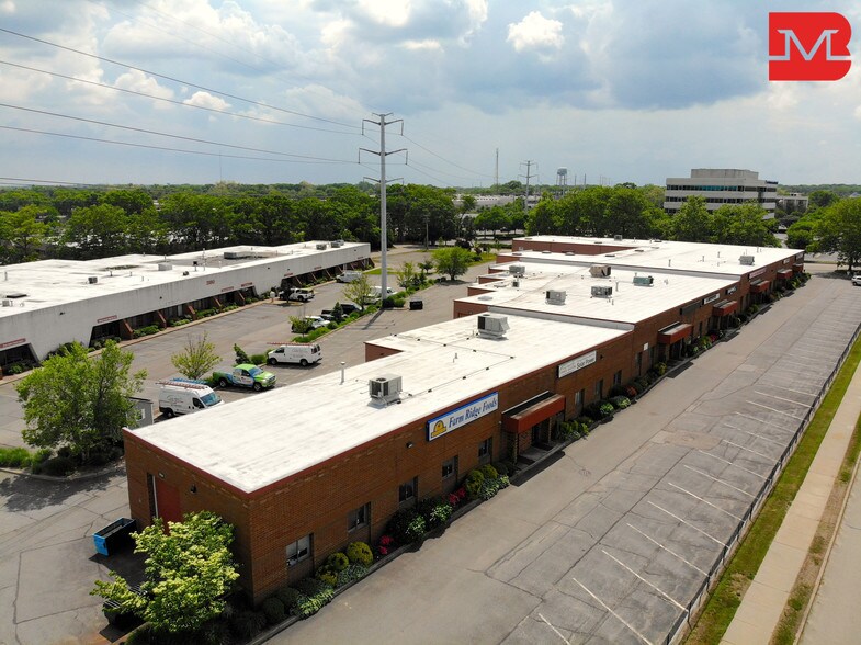 More Photos Of 3100-3124 Expressway Dr S, Islandia Warehouse For Lease