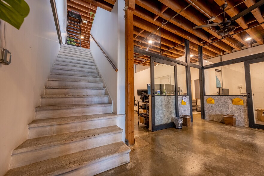 More Photos Of 215-217 Arena St, El Segundo Loft Creative Space For Lease