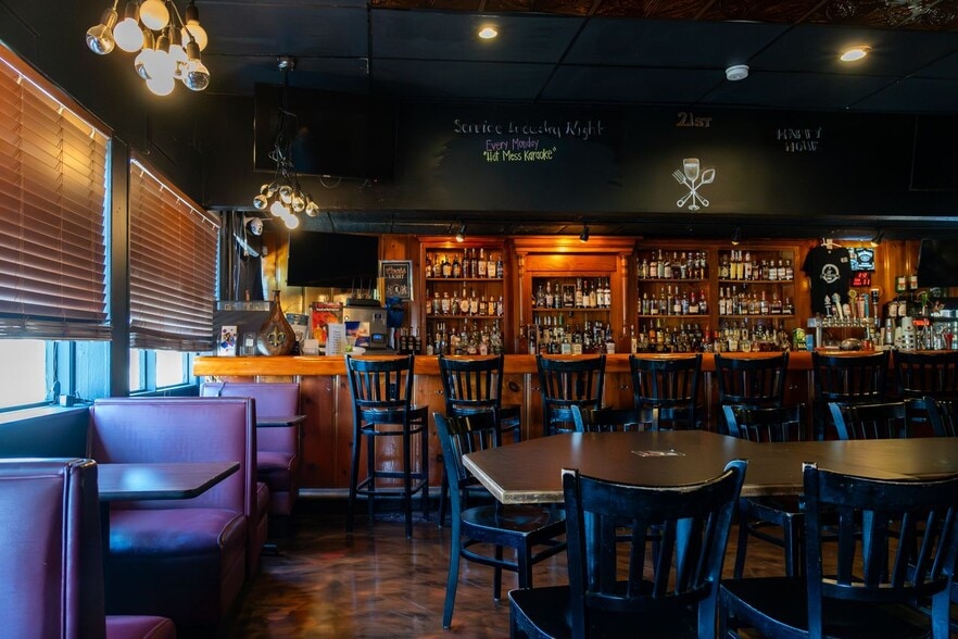 More Photos Of 1481 S Shelby St, Louisville Bar For Sale