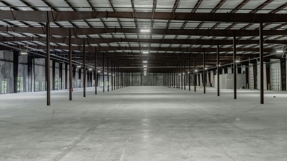 More Photos Of 16091 Parallel, Fort Myers Unknown For Lease