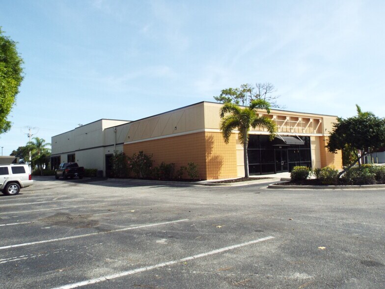 More Photos Of 1020 El Jobean Rd, Port Charlotte Freestanding For Lease