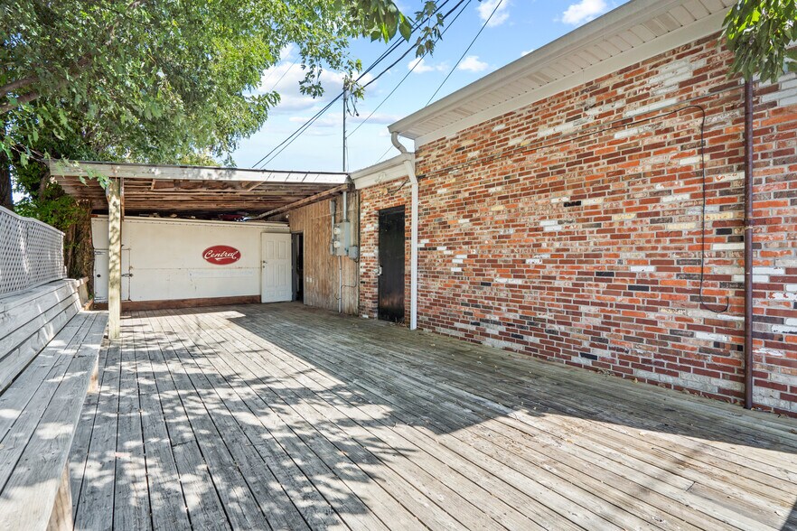 More Photos Of 103 E Broadway, Ashland Bar For Sale