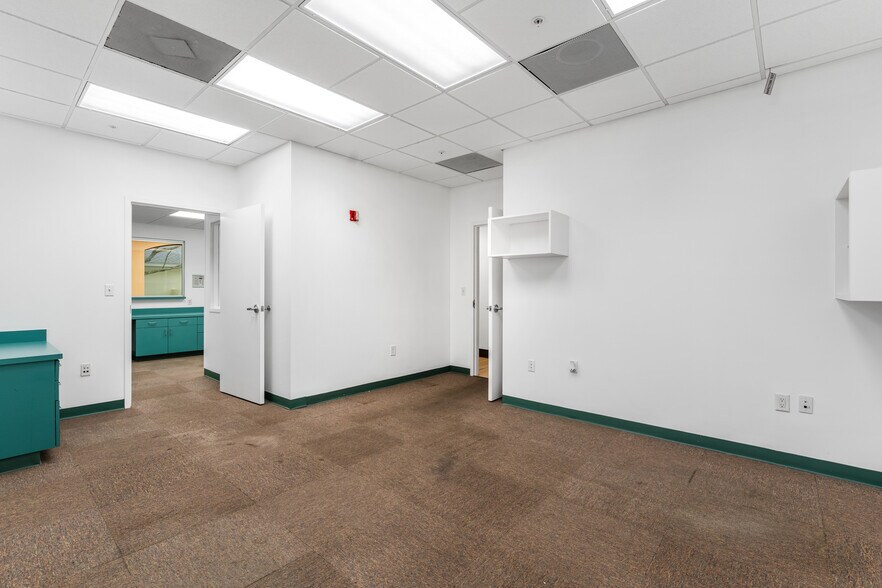 More Photos Of 845 37th Pl, Vero Beach Medical For Lease