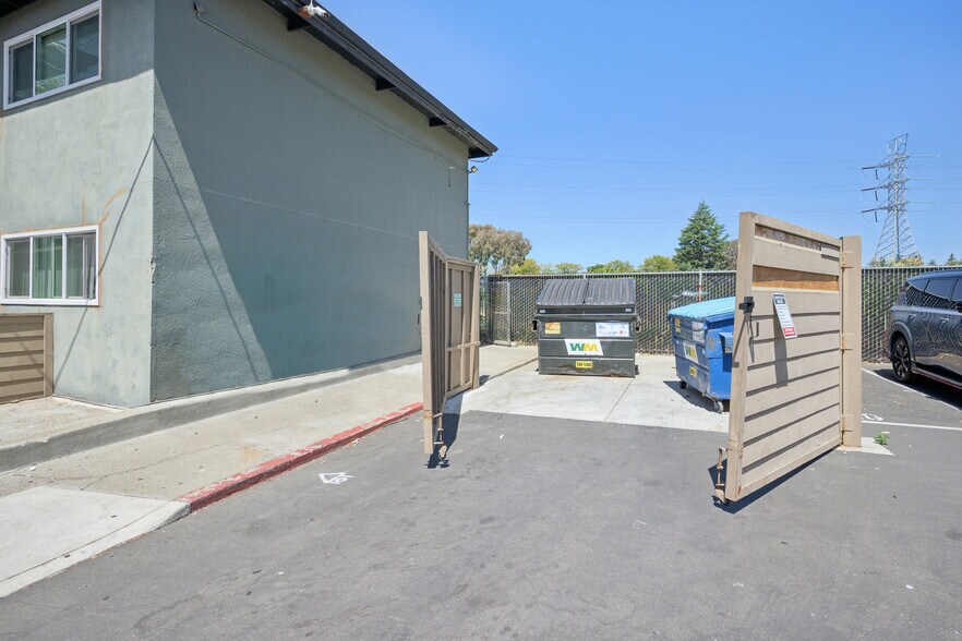 More Photos Of 550 Berry Ave, Hayward Apartments For Sale