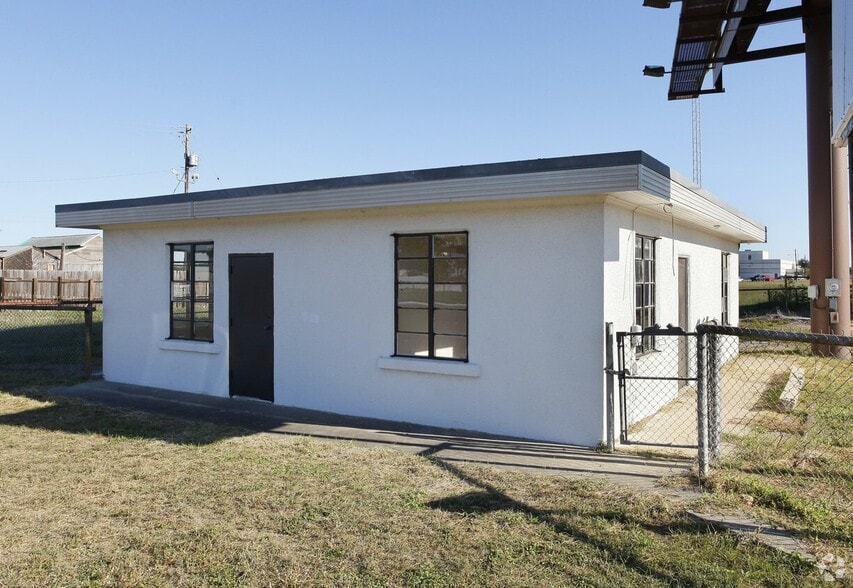 More Photos Of 3505 Houston Hwy, Victoria Warehouse For Sale