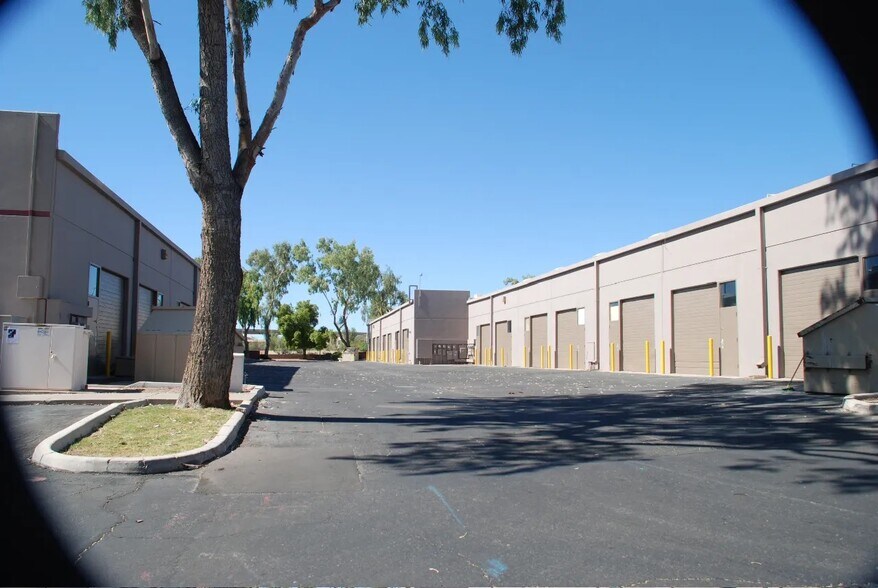 More Photos Of 2401 W Behrend Dr, Phoenix Unknown For Lease