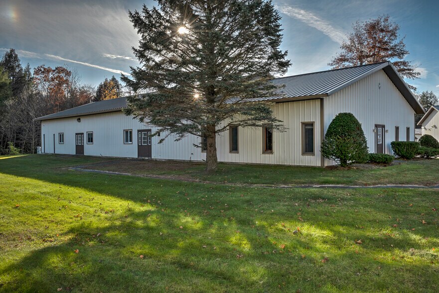 More Photos Of 867 Route 12, Westmoreland Flex For Lease