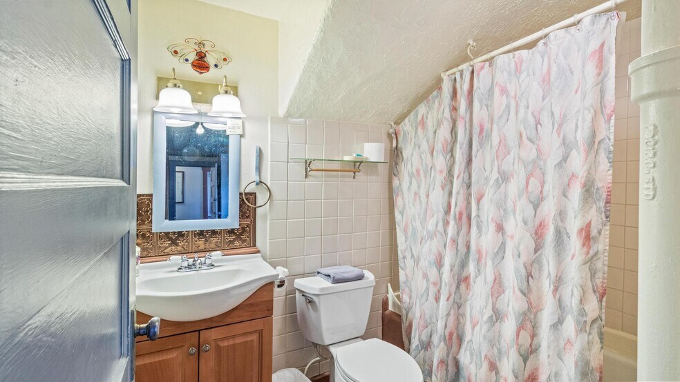 More Photos Of 295 N Main St, Glendale Hospitality For Sale