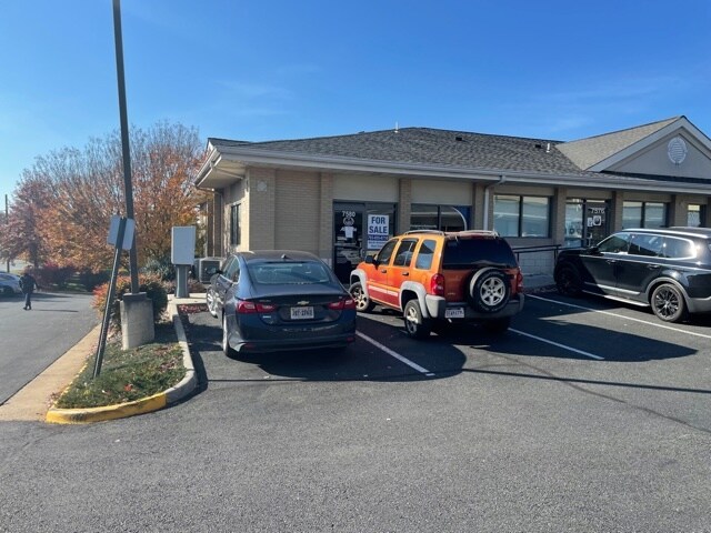 More Photos Of 7500-7548 Gardner Park Dr, Gainesville Office For Lease