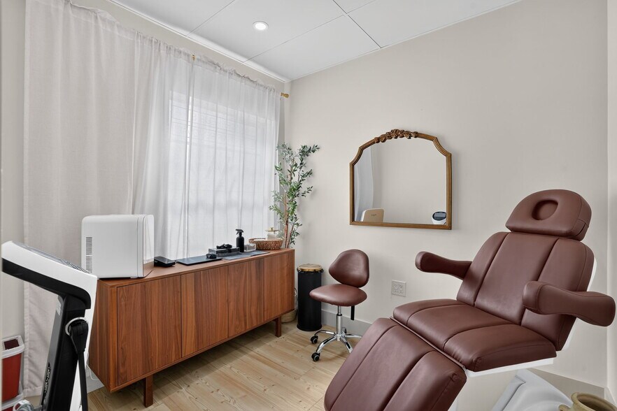 More Photos Of 10271 Sunset Dr, Miami Medical For Lease