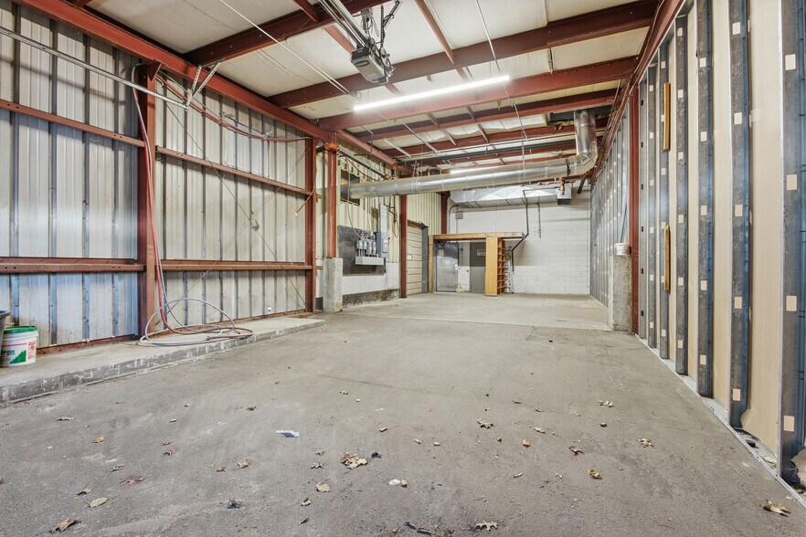 More Photos Of 109 Apremont Way, Westfield Manufacturing For Lease