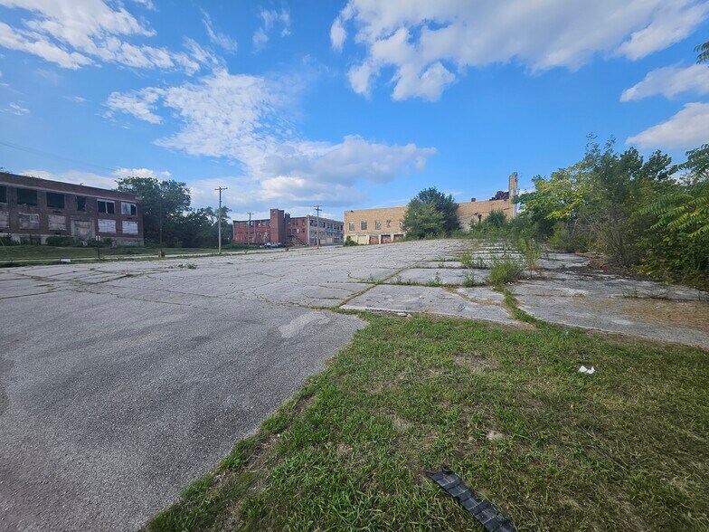 More Photos Of 1466 Evergreen Ave, Saint Louis Warehouse For Sale
