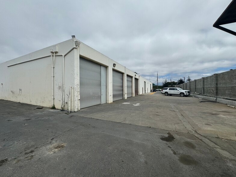 More Photos Of 352 Griffin St, Salinas Warehouse For Lease