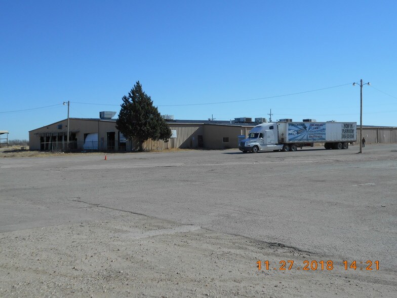 More Photos Of 3700 N Quincy St, Plainview Warehouse For Sale