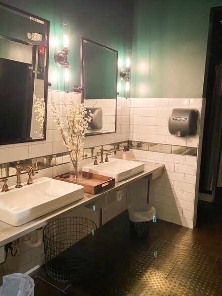 More Photos Of 2401 Main St, Evanston Warehouse For Sale