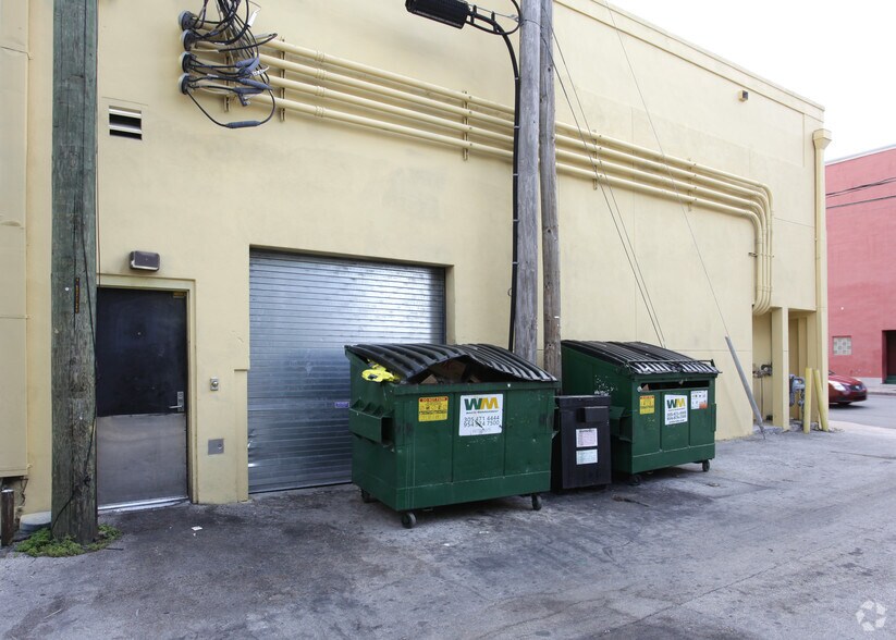 More Photos Of 300 Miracle Mile, Miami Storefront For Lease