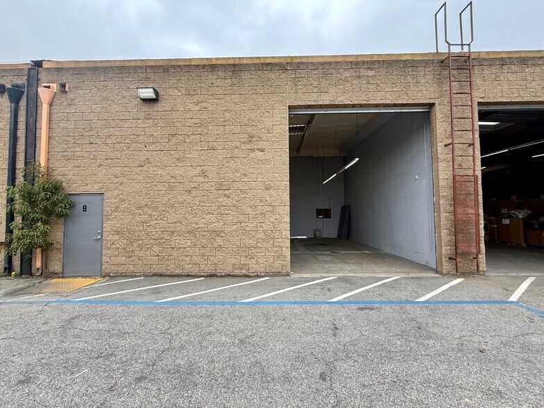 More Photos Of 1165 W Mahalo Pl, Compton Manufacturing For Lease
