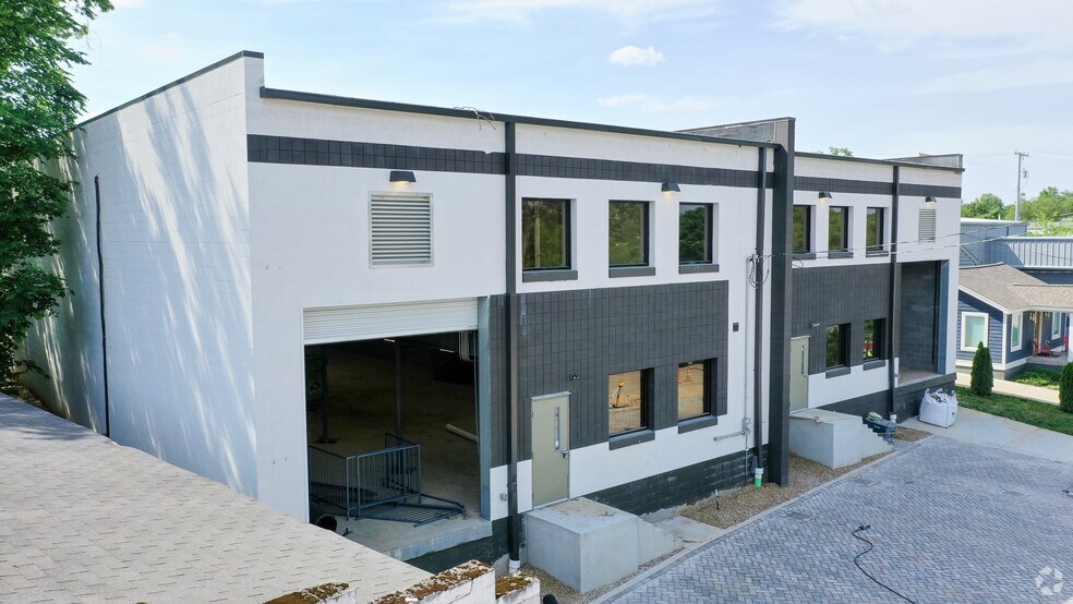 More Photos Of 2141 Utopia Ave, Nashville Flex For Lease