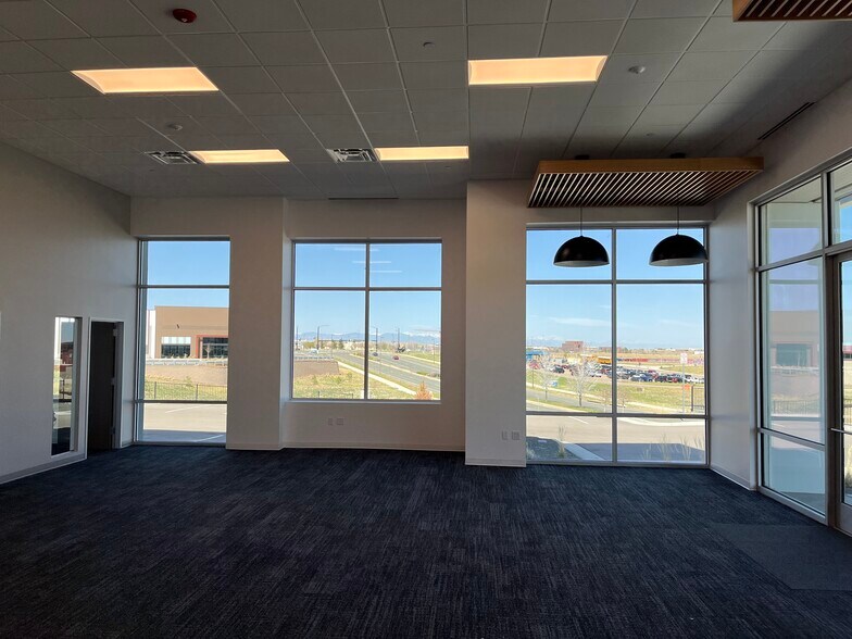 More Photos Of 8039 S. Chambers Rd., Englewood Warehouse For Lease