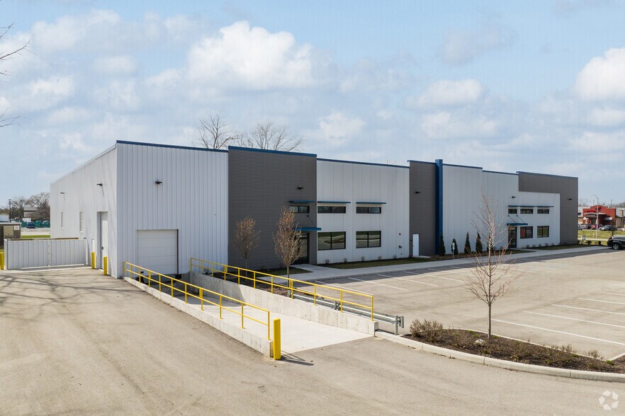 More Photos Of 440 W Dussel Dr, Maumee Light Distribution For Lease
