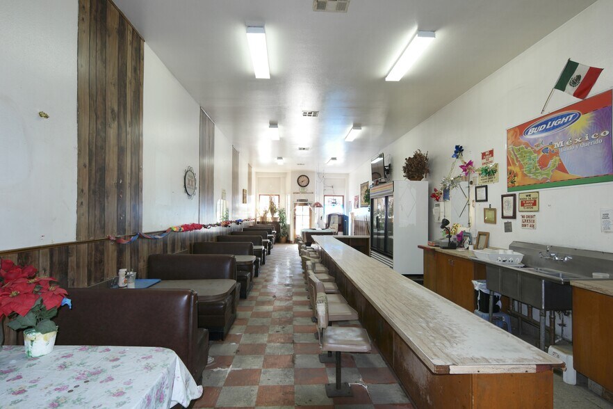 More Photos Of 111 E 5th St, Oxnard Storefront For Sale