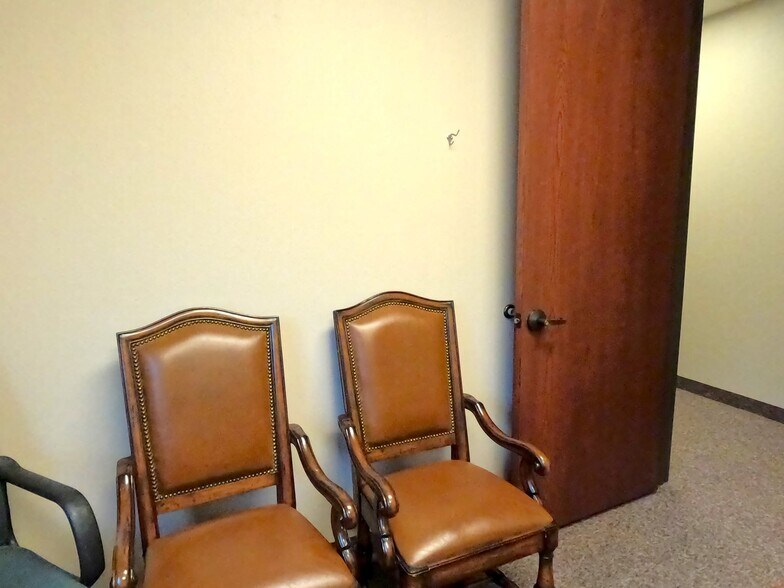 More Photos Of 6570 Naaman Forest Blvd, Garland Medical For Sale