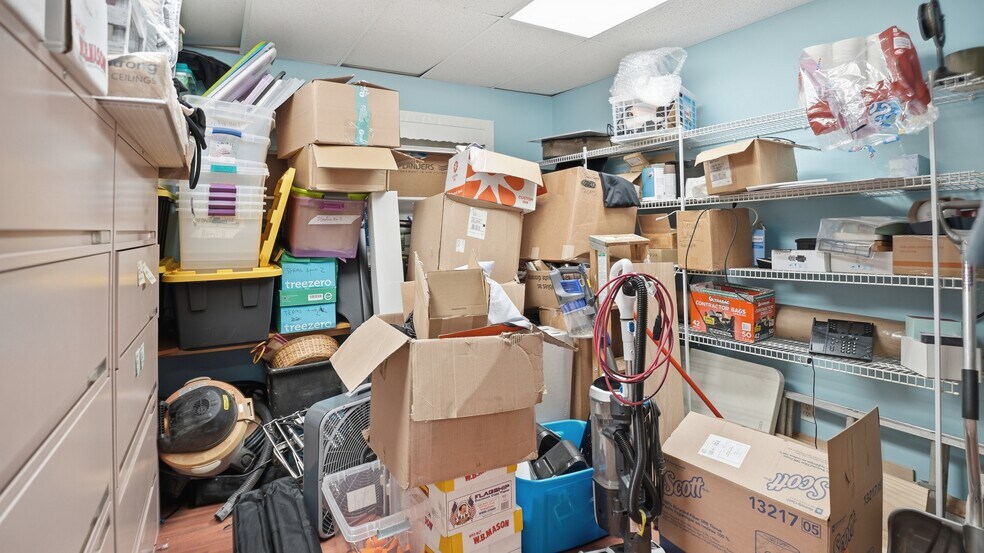 More Photos Of 18 Unqua Rd, Massapequa Loft Creative Space For Sale