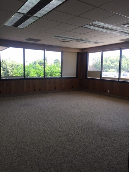 More Photos Of 1819 W Olive Ave, Burbank Office For Lease