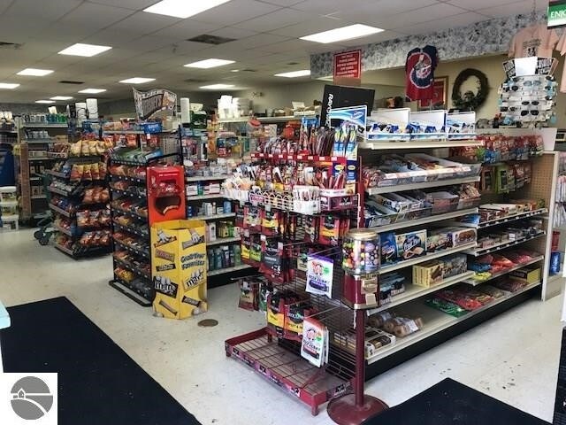 More Photos Of 10673 W Saint Charles Rd, Sumner Service Station For Sale