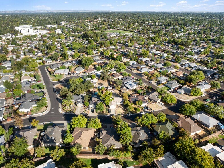 More Photos Of 5743 Woodleigh Dr, Carmichael Multifamily For Sale