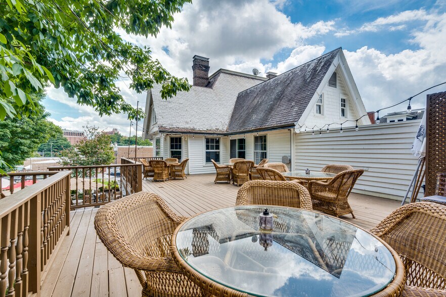 More Photos Of 412 6th St, Bristol Restaurant For Sale