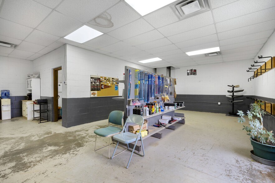 More Photos Of 4876 Highway 52, Stover Manufacturing For Sale