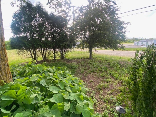 More Photos Of 21445 Gumina Rd, Brookfield Restaurant For Sale