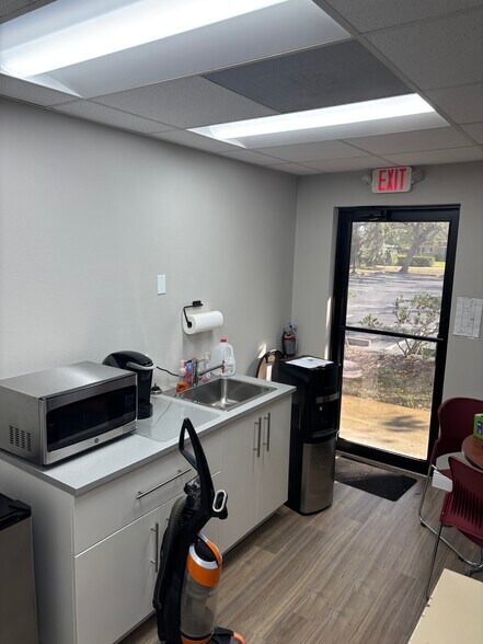 More Photos Of 6220 Manatee Ave W, Bradenton Medical For Sale