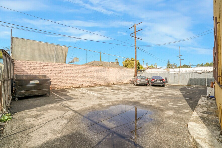 More Photos Of 2717 S Budlong Ave, Los Angeles Apartments For Sale