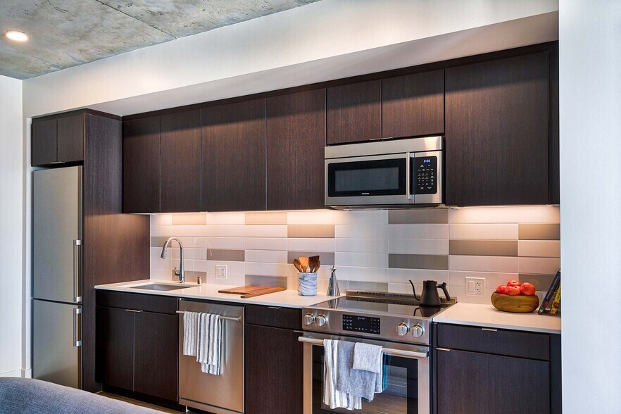 More Photos Of 1150 Clay St, Oakland Apartments For Lease