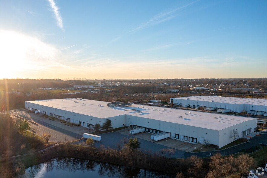 More Photos Of 8411 Kelso Dr, Essex Distribution For Lease