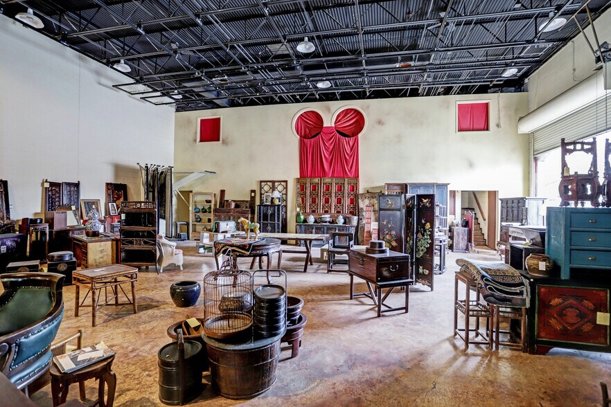 More Photos Of 1900 W Alabama St, Houston Warehouse For Sale