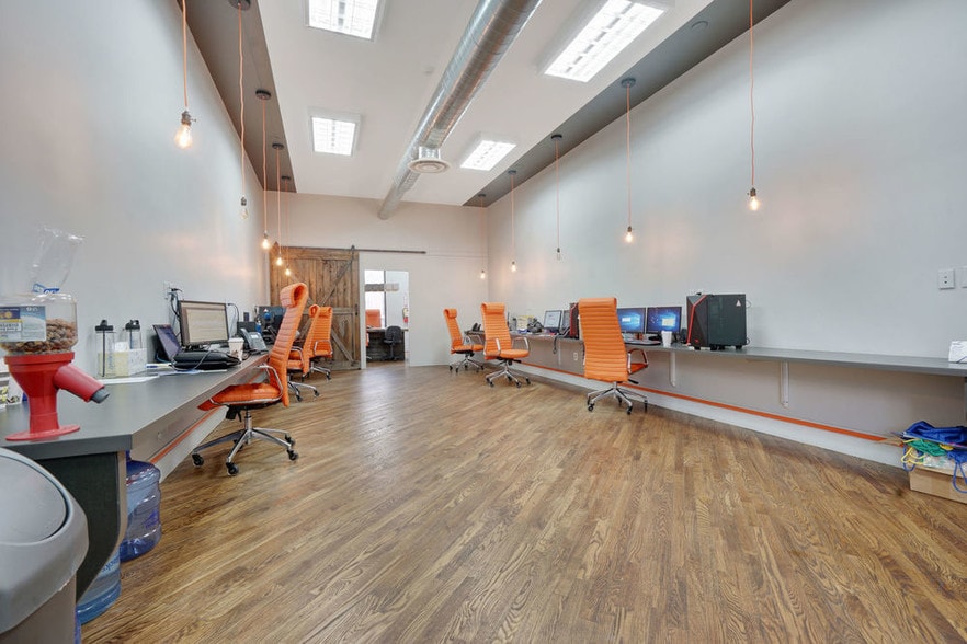 More Photos Of 418 Clifton Ave, Lakewood Medical For Lease