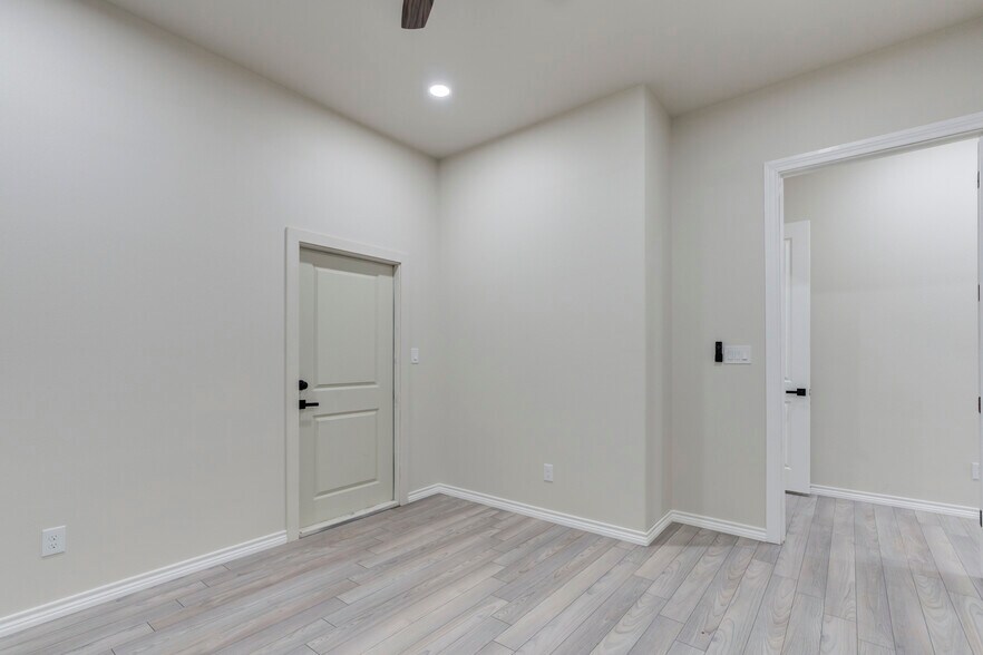 More Photos Of MLK between 98th & 114th, Lubbock Industrial For Sale