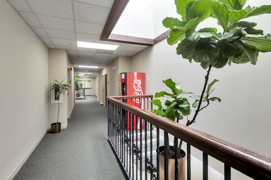 More Photos Of 2101 N Sardis Rd, Charlotte Office For Lease