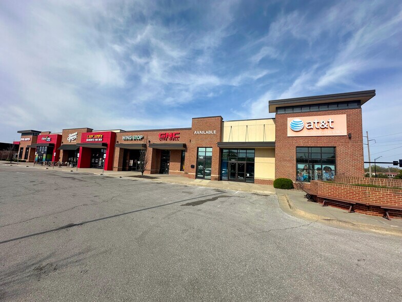 More Photos Of 9101 Metcalf Ave, Overland Park Freestanding For Lease