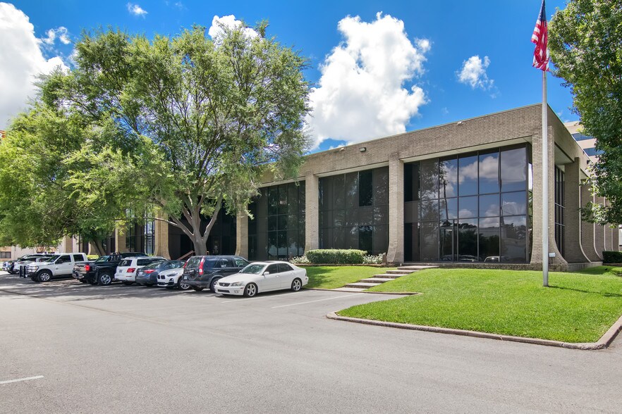Primary Photo Of 950 Threadneedle St, Houston Medical For Lease