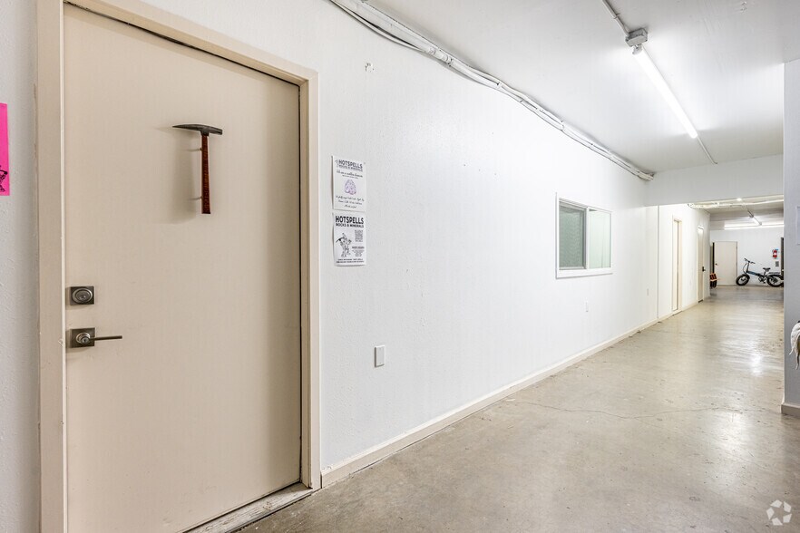 More Photos Of 3014-3018 N Coolidge Ave, Los Angeles Warehouse For Sale