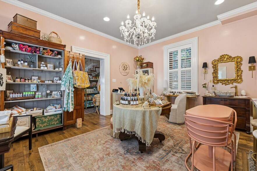 More Photos Of 63 Main St, Warrenton Office For Sale
