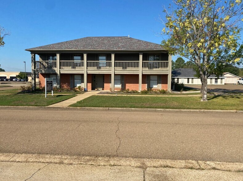 Primary Photo Of 224 Commerce Dr, Brandon Office For Sale
