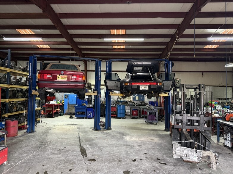 More Photos Of 2430 Oak St, Cumming Service For Sale