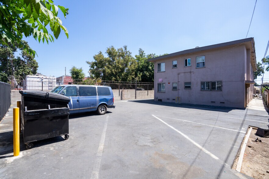 More Photos Of 1433 E 61st St, Los Angeles Apartments For Sale